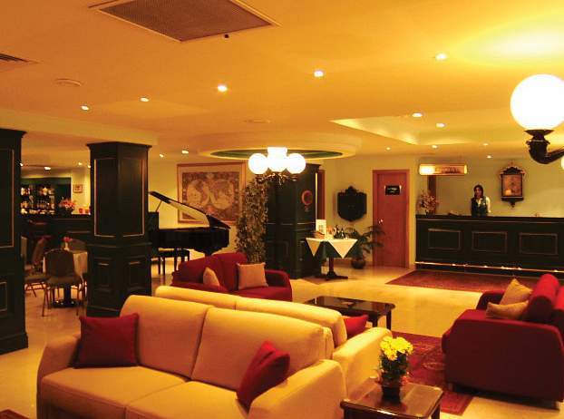 The Crown Hotel 巴吉芭 外观 照片